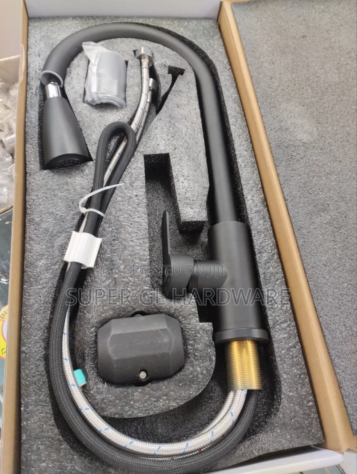 K/F With Pull Out Sprayer