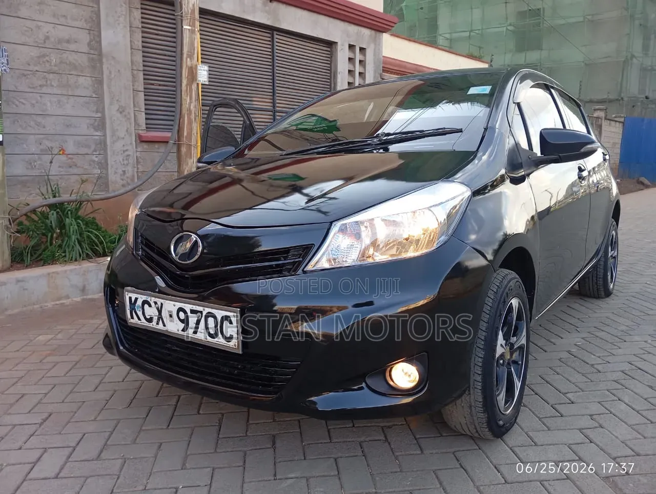 Toyota Vitz 2012 Black