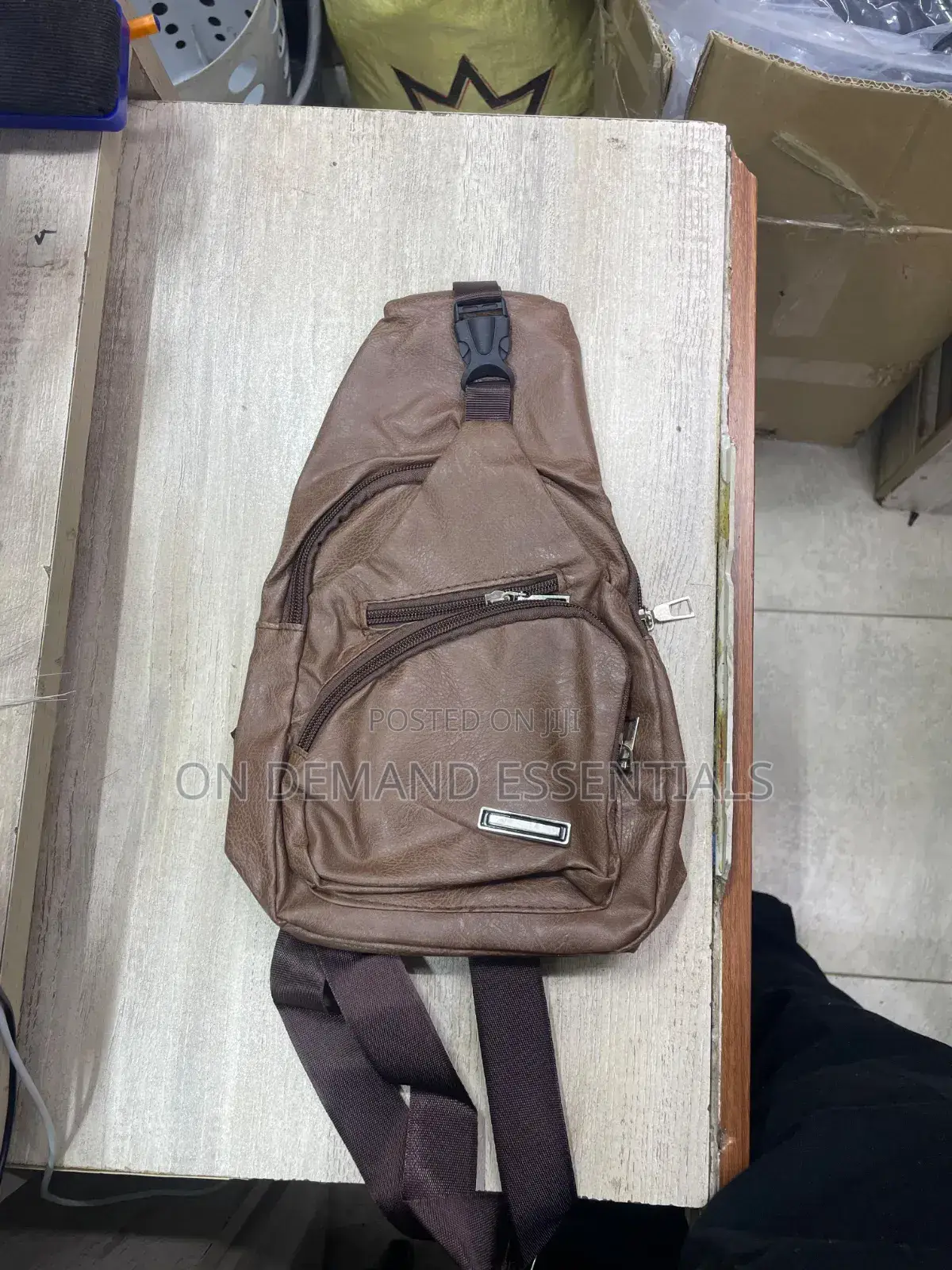 Fashion Men Chest Bag Pu Leather USB Charging