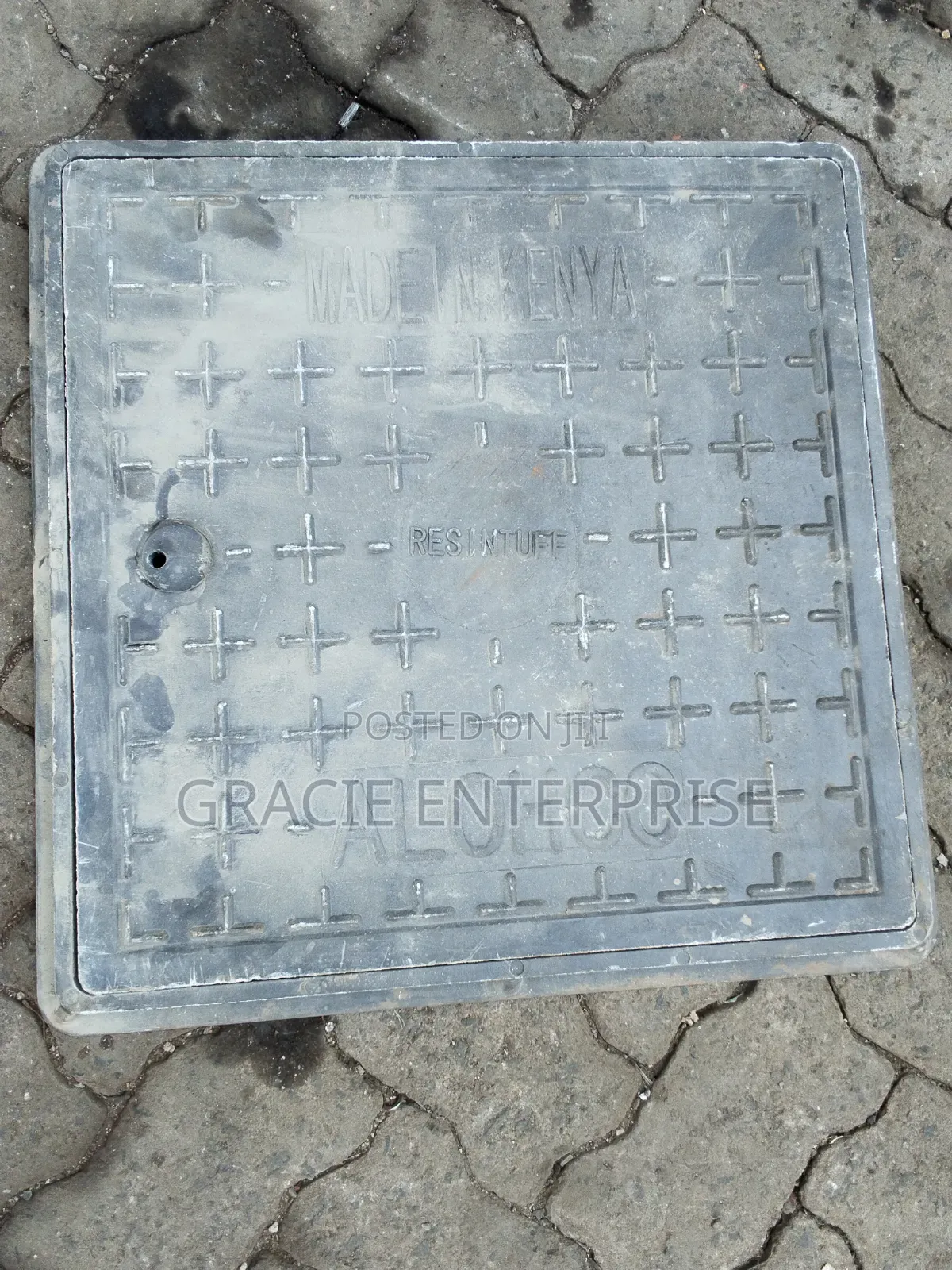 Reinforced Manhole Cover 450 by 450