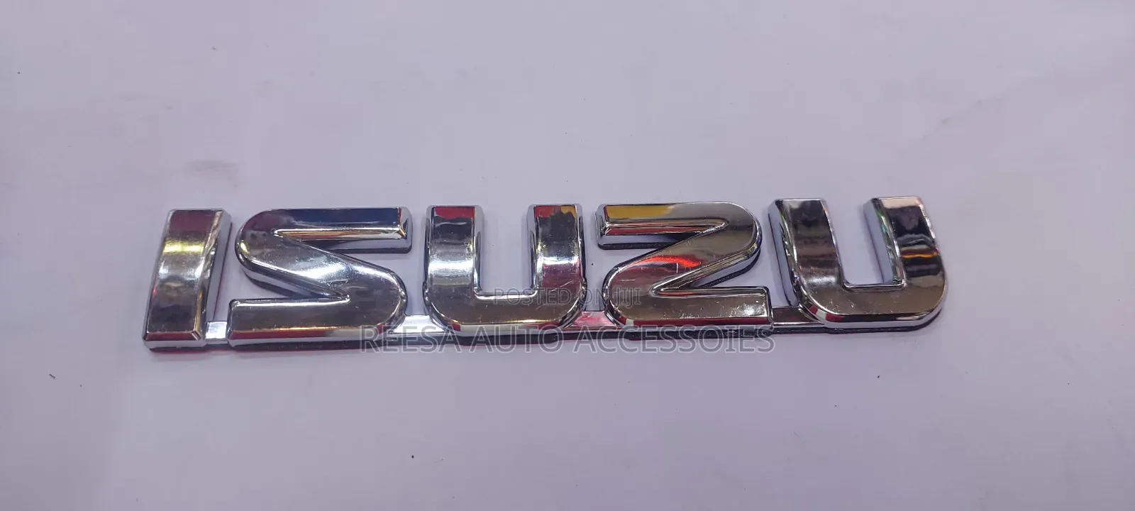 Emblem Isuzu