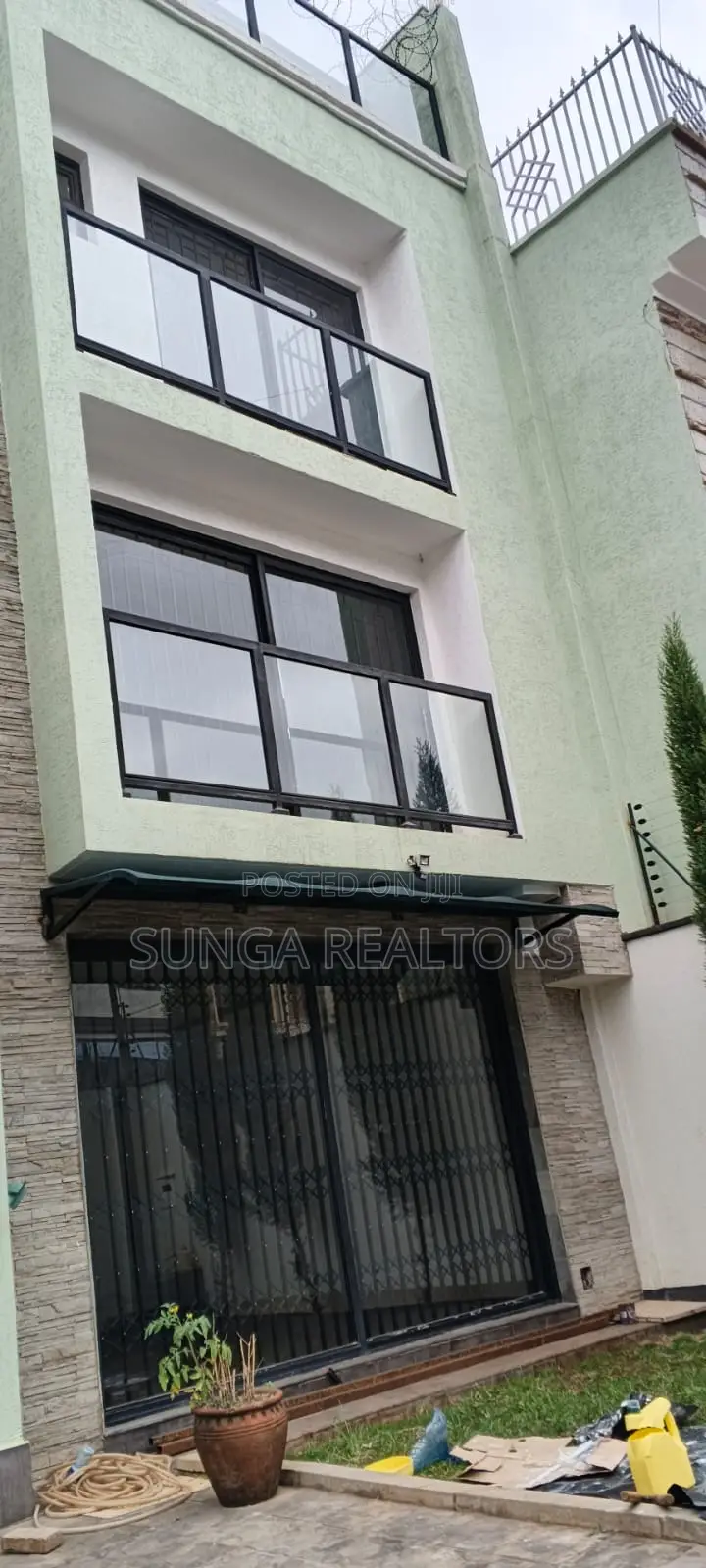 7bdrm House in Royal Park Estate for rent