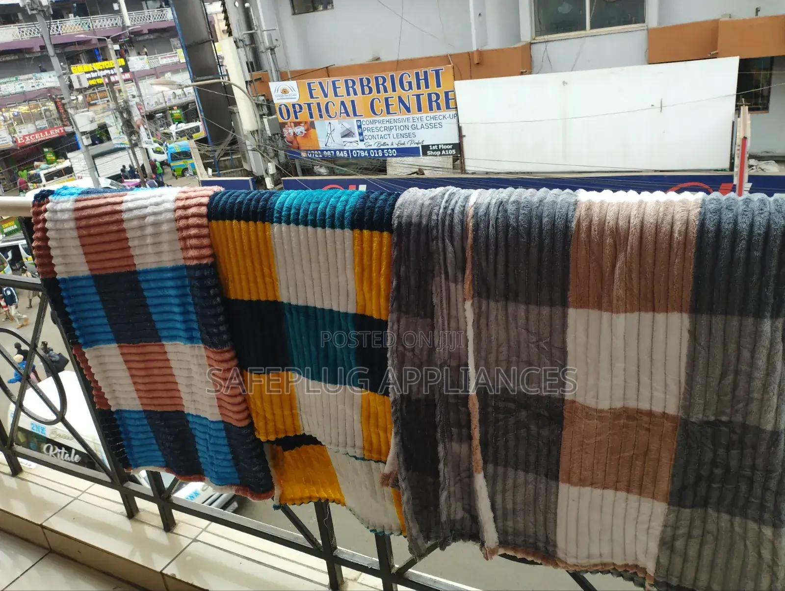 6×6 Soft Fleece Blanket – Warm, Cozy Lightweight Bed Blanket