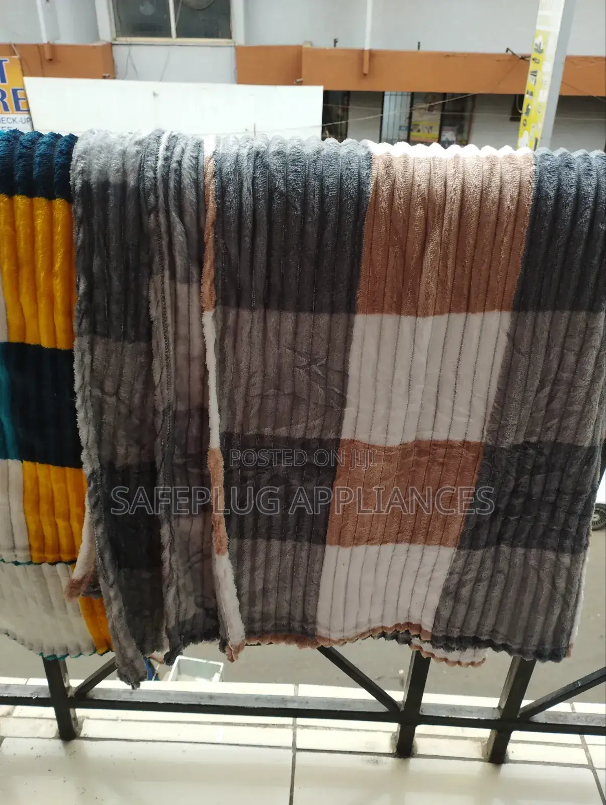 6×6 Luxury Fleece Blanket – Ultra Soft Warm Bed Blanket for Home
