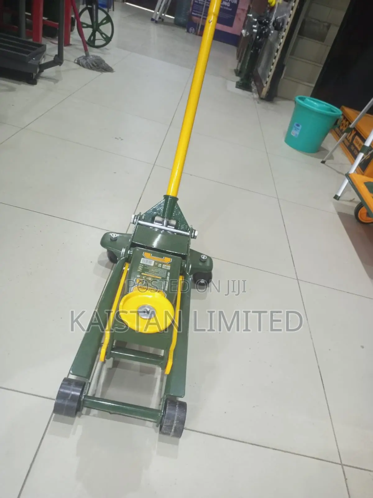 3-Ton Low Profile Hydraulic Floor Jack With Dual Piston Quick Lift