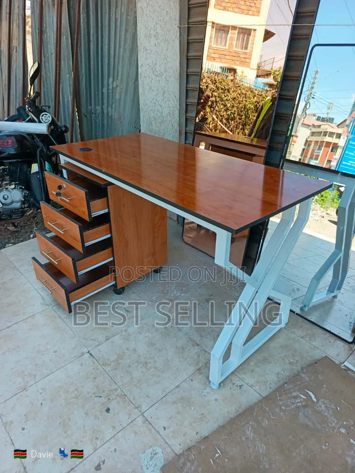 Movable Drawers and Office Table
