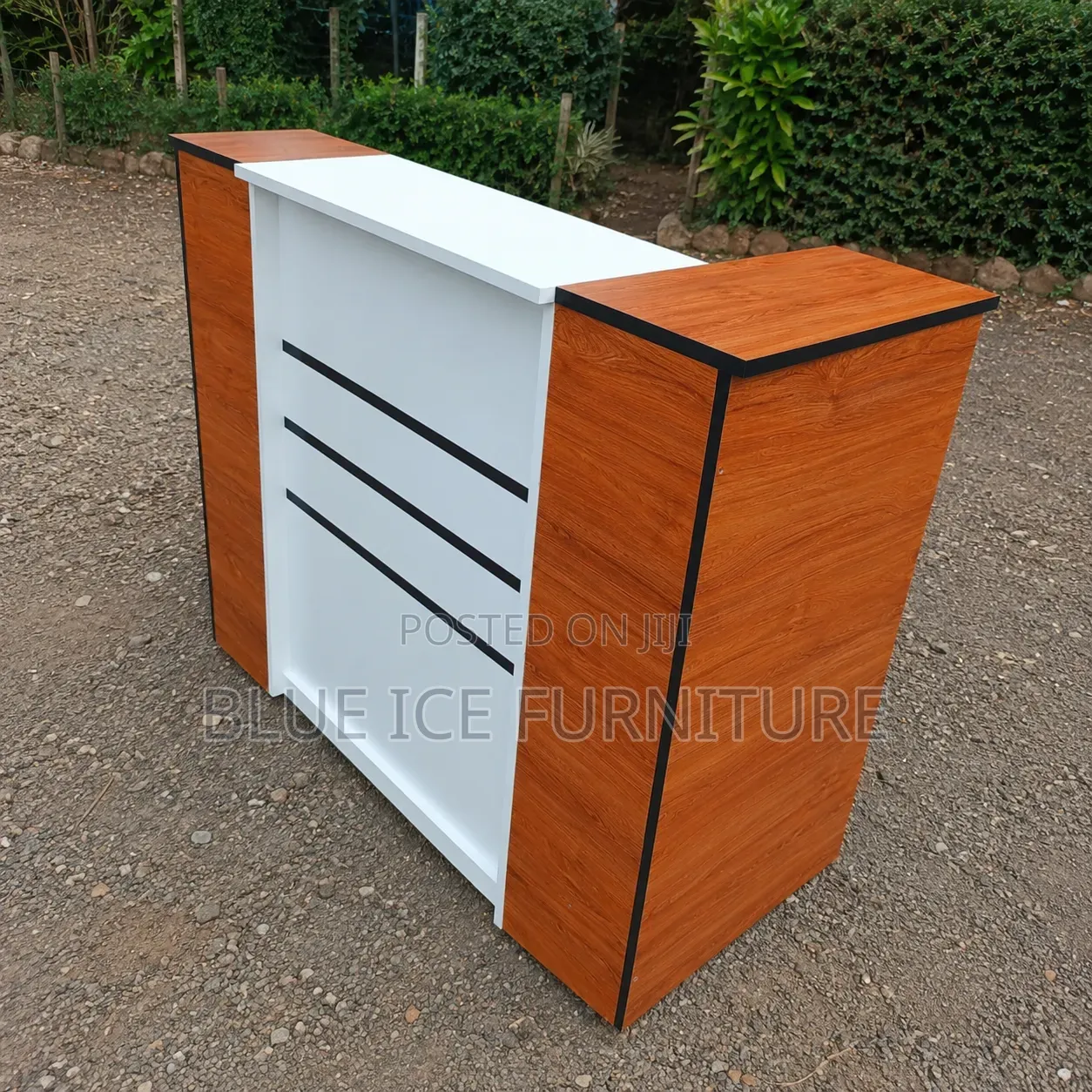 Customer Service Desk