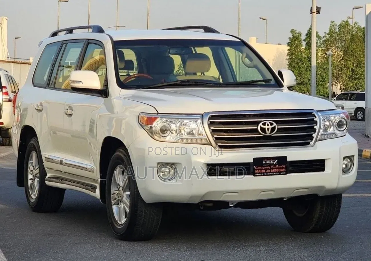 LC200 Series: Toyota Land Cruiser, Black Roof Rails, Yr2008+