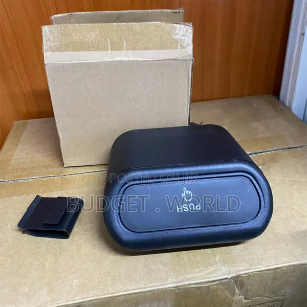 Car Interior Mini Trash Bin With Waterproof Body Push Cover