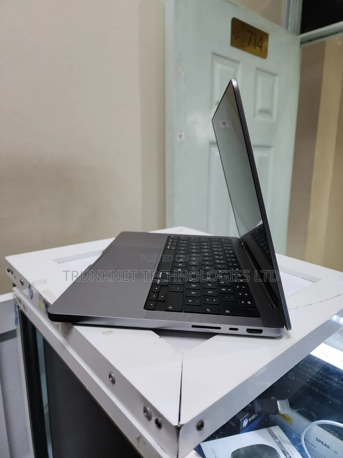 Laptop Apple MacBook Pro 2021 M1 16GB Apple M1 Pro SSD 512GB