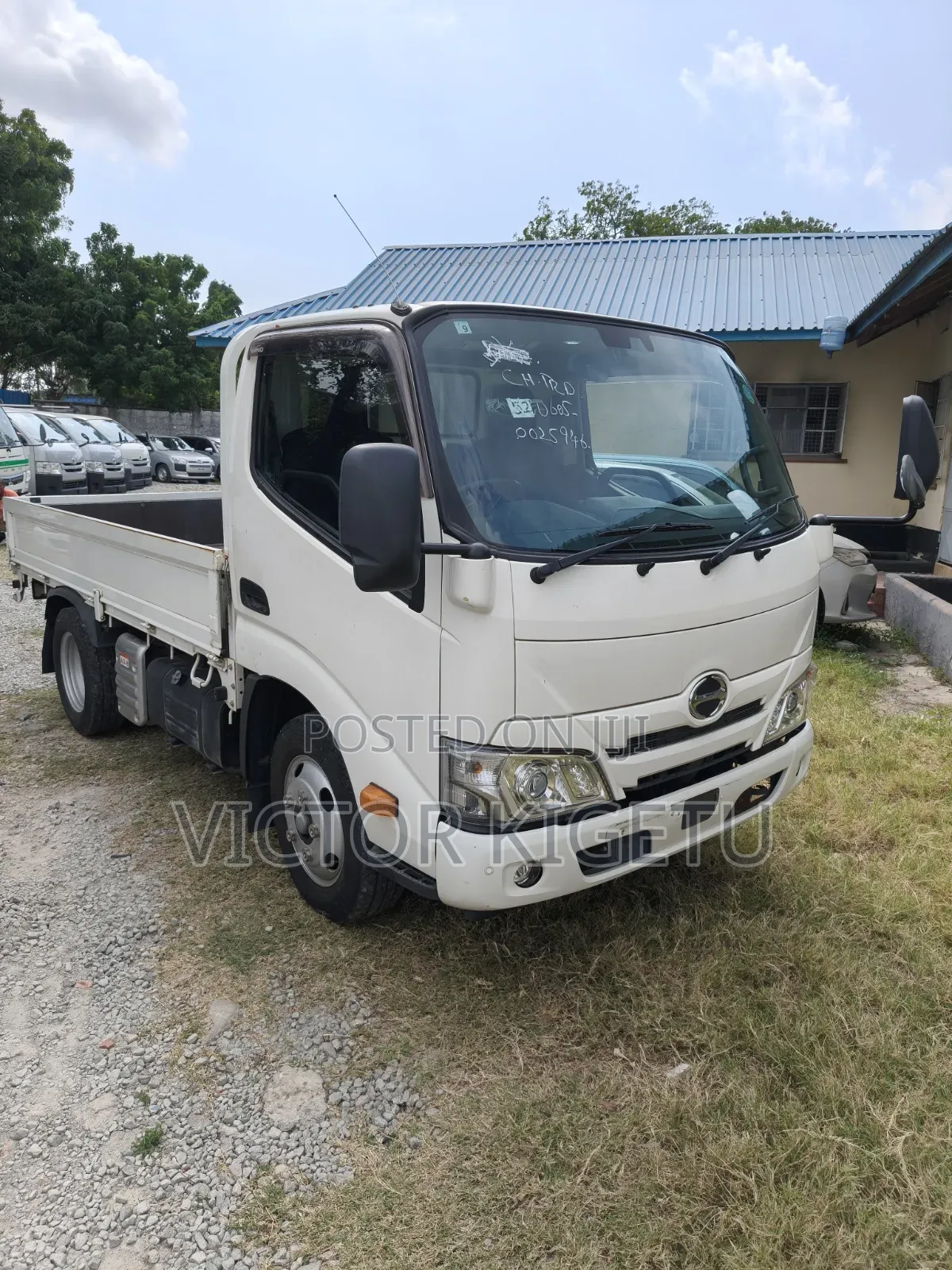 Hino Dutro 3 Tonnes 2019 White