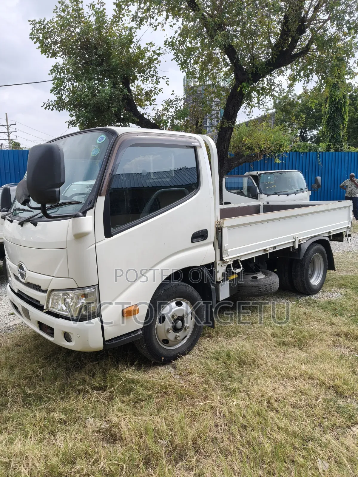Hino Dutro 3 Tonnes 2019 White