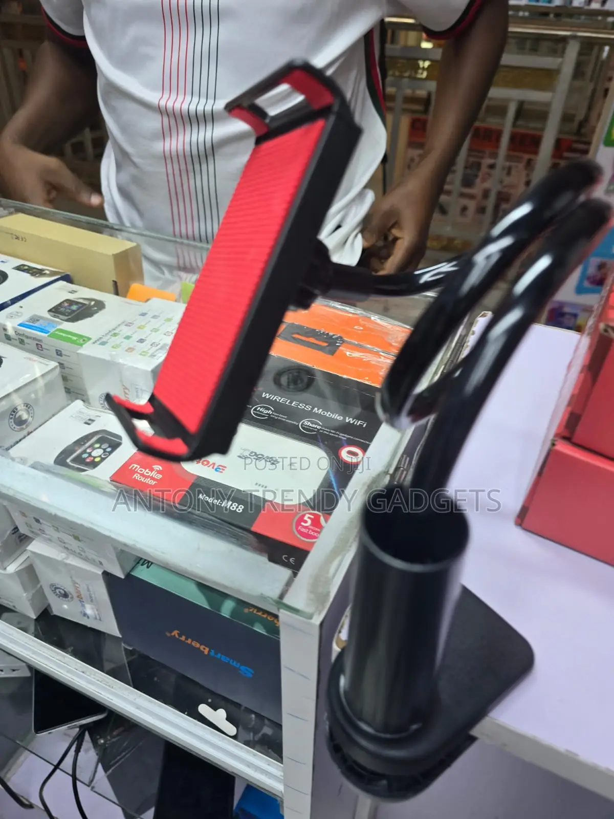 360° Rotating Phone Stand With Flexible Arm and Clamp