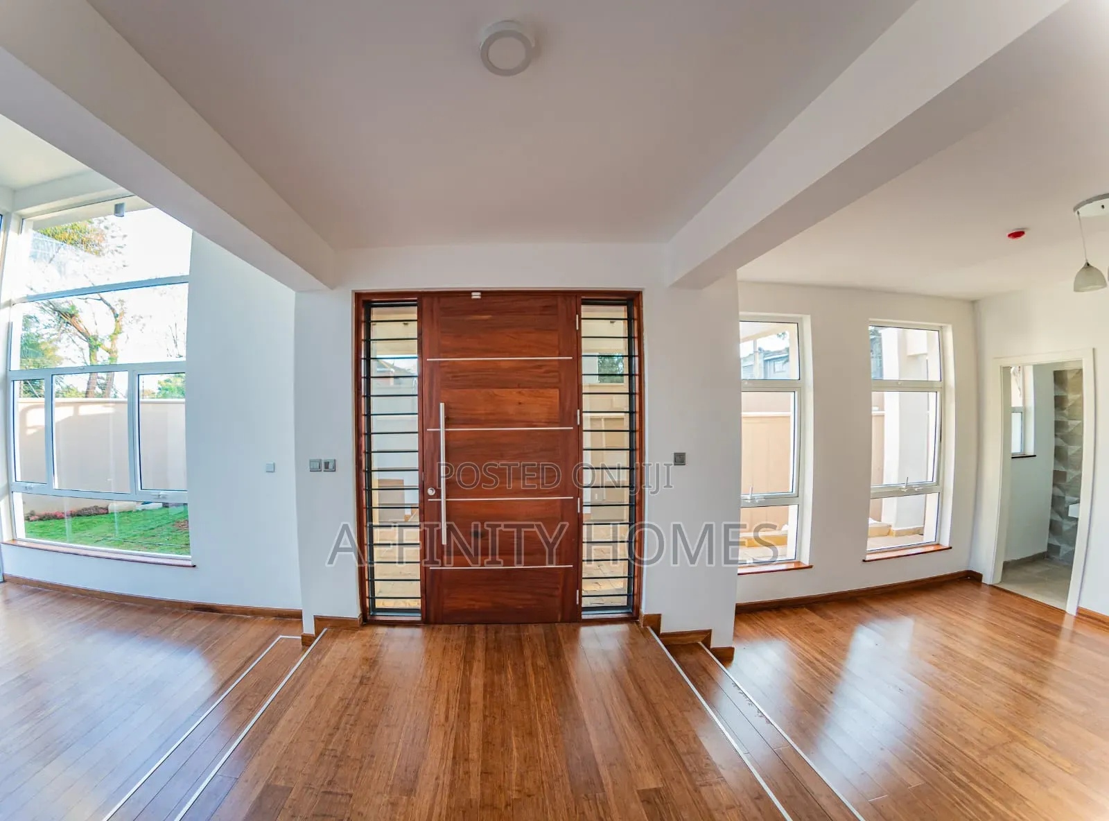 4bdrm Townhouse / Terrace in Kabasiran, Maziwa for rent
