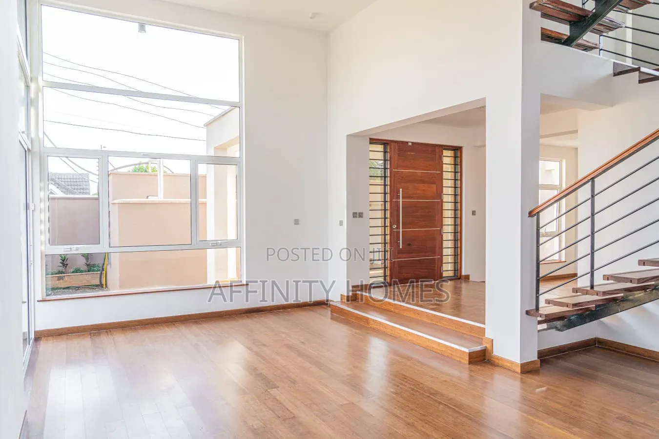 4bdrm Townhouse / Terrace in Kabasiran, Maziwa for rent