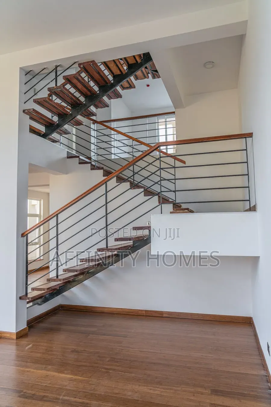 4bdrm Townhouse / Terrace in Kabasiran, Maziwa for rent