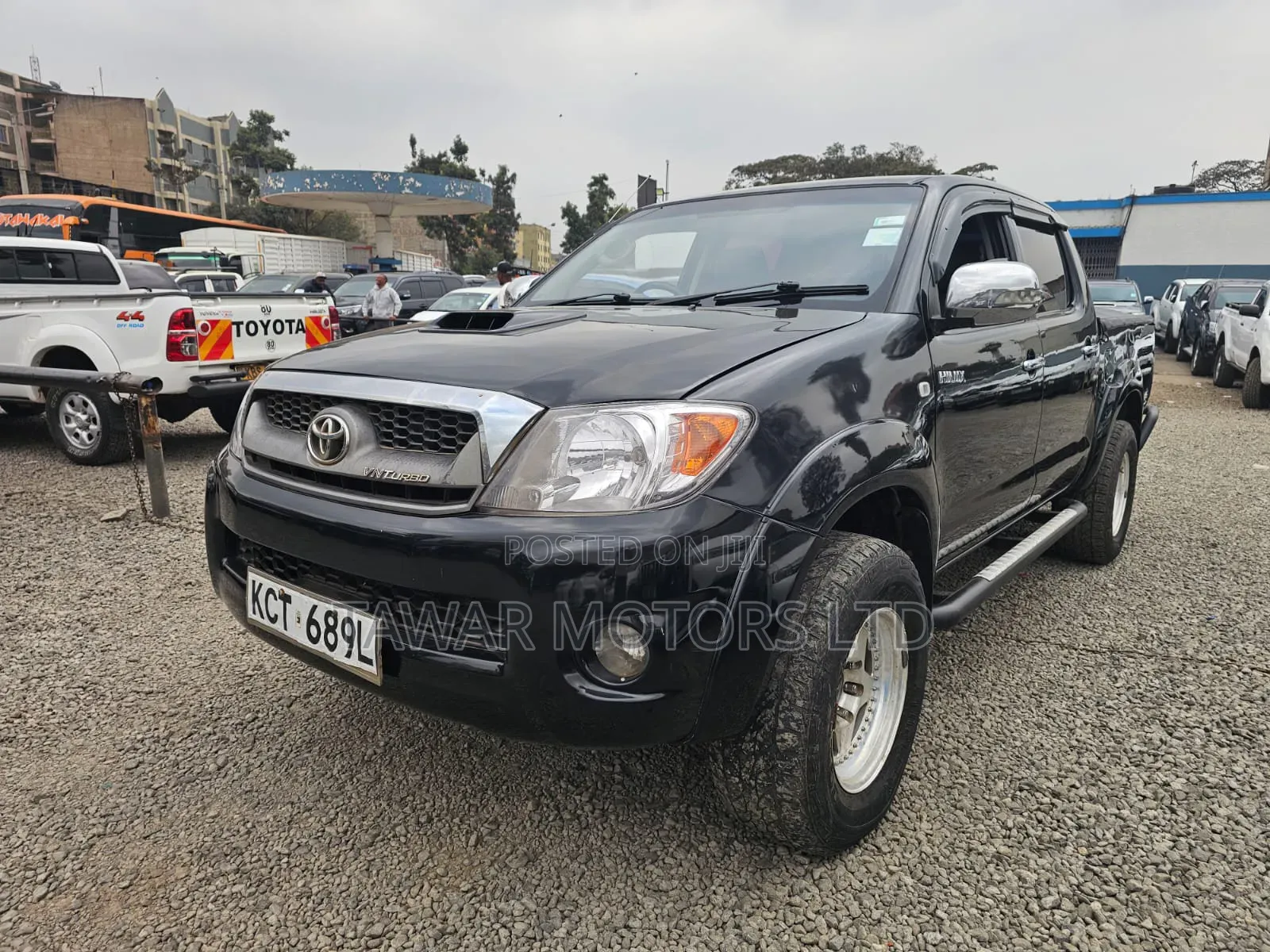 Toyota Hilux 2012 Black