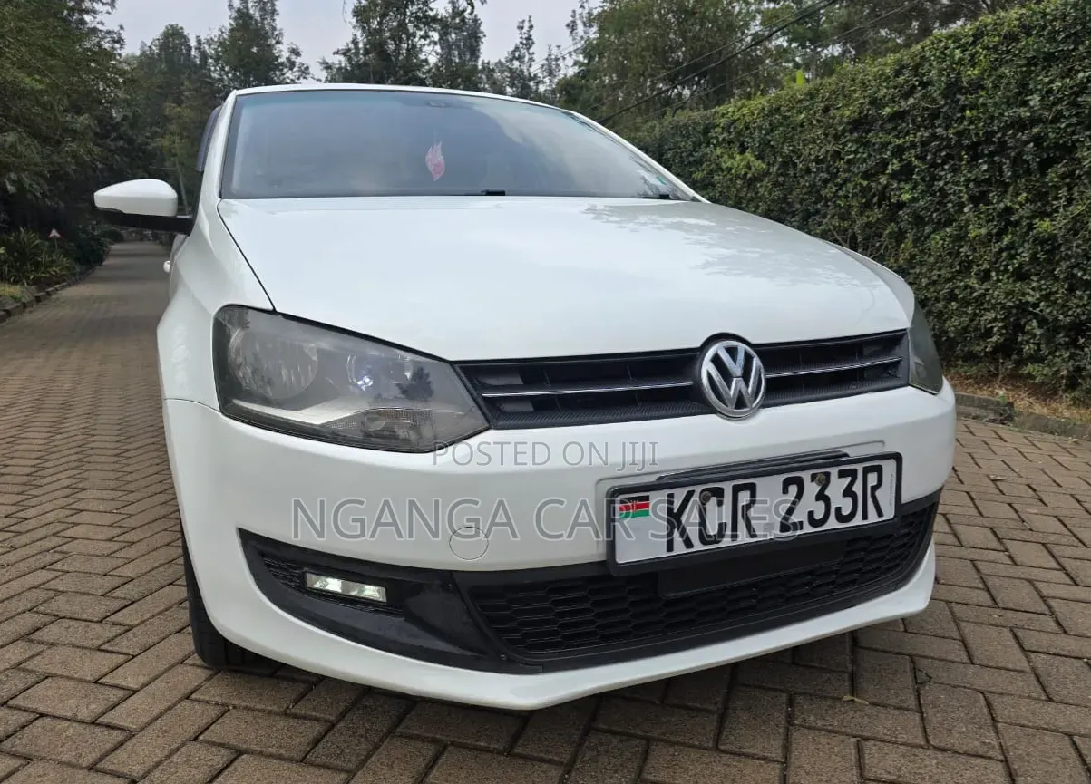 Volkswagen Polo 2011 White