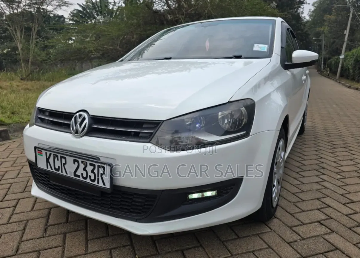 Volkswagen Polo 2011 White