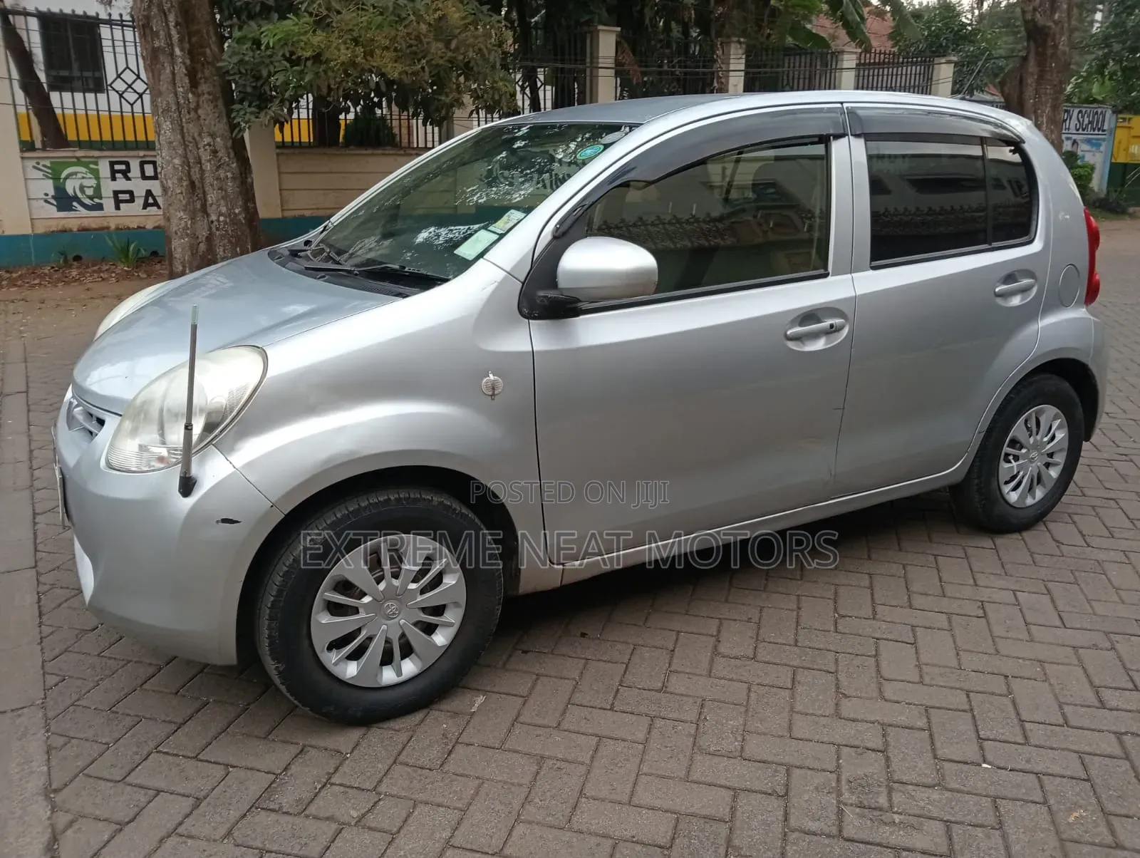 Toyota Passo 1.0 FWD 2014 Silver