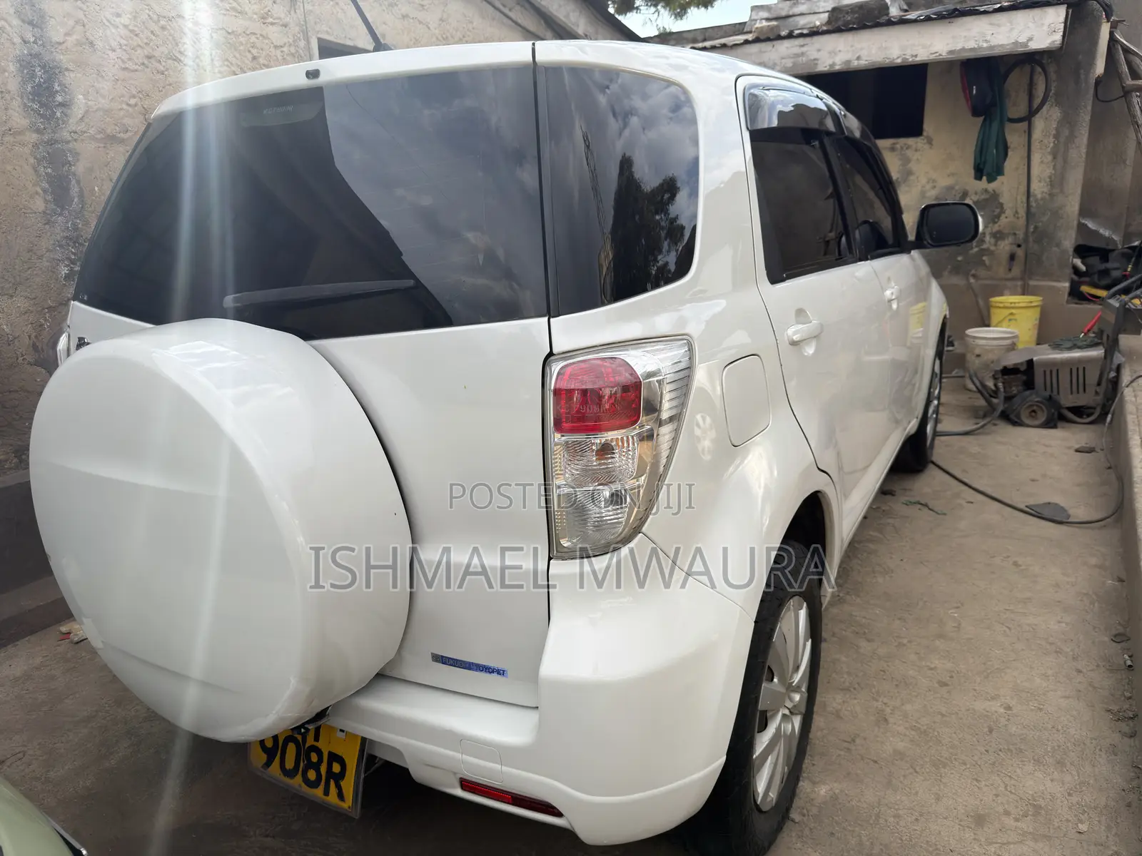 Toyota Rush 1.5 AWD 2012 Pearl