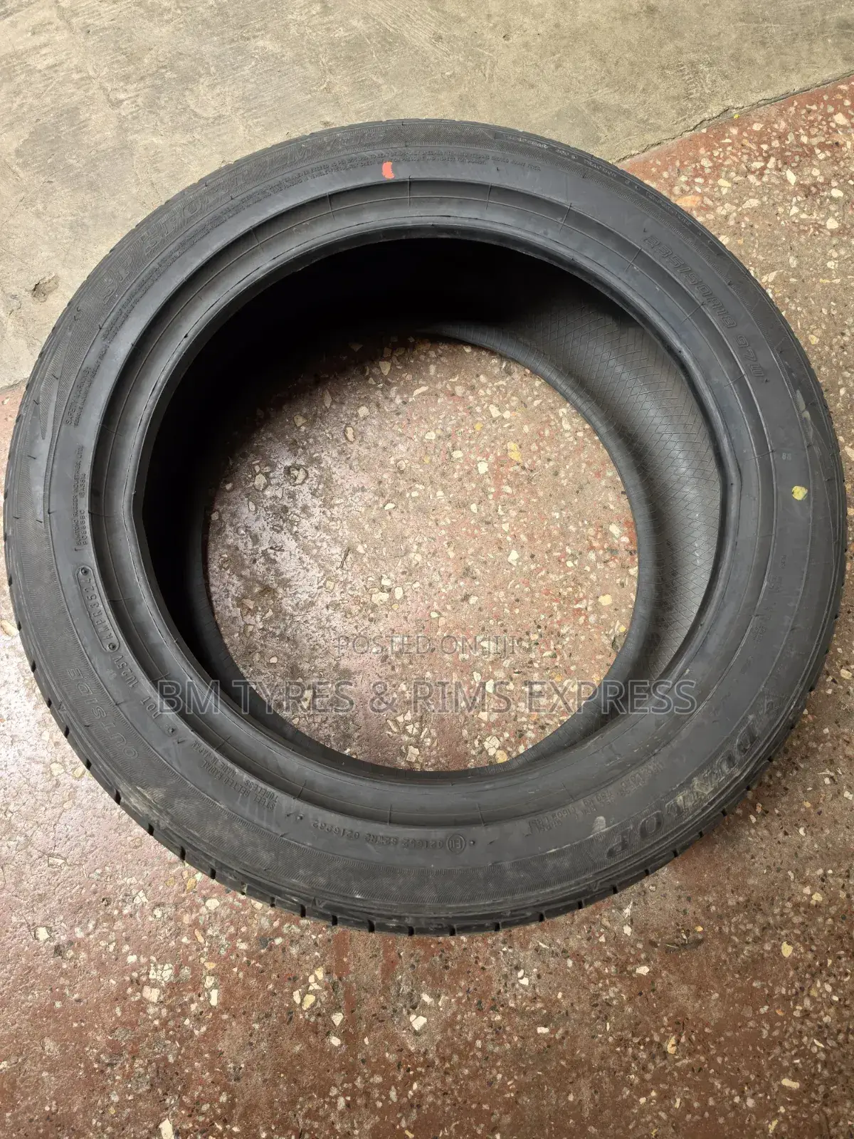 235 /50 R18 DUNLOP TIRES (Japan)
