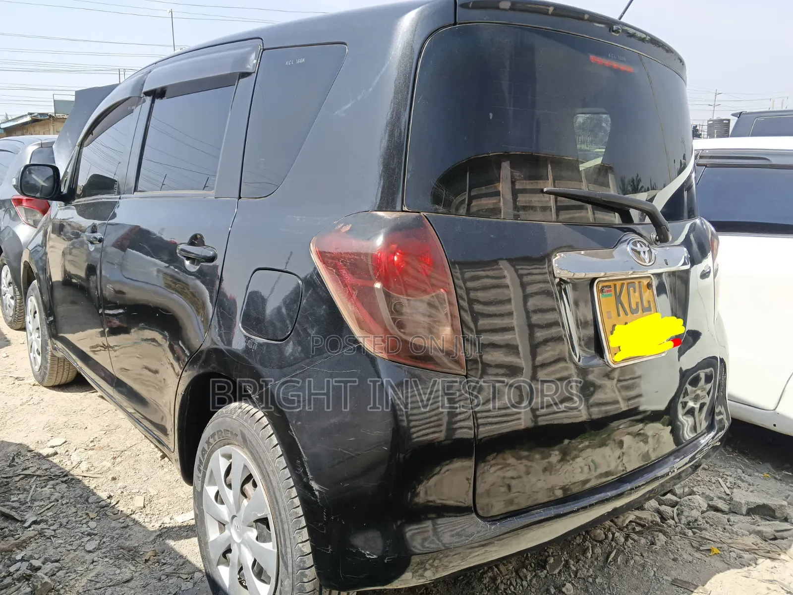 Toyota Ractis 2011 Black