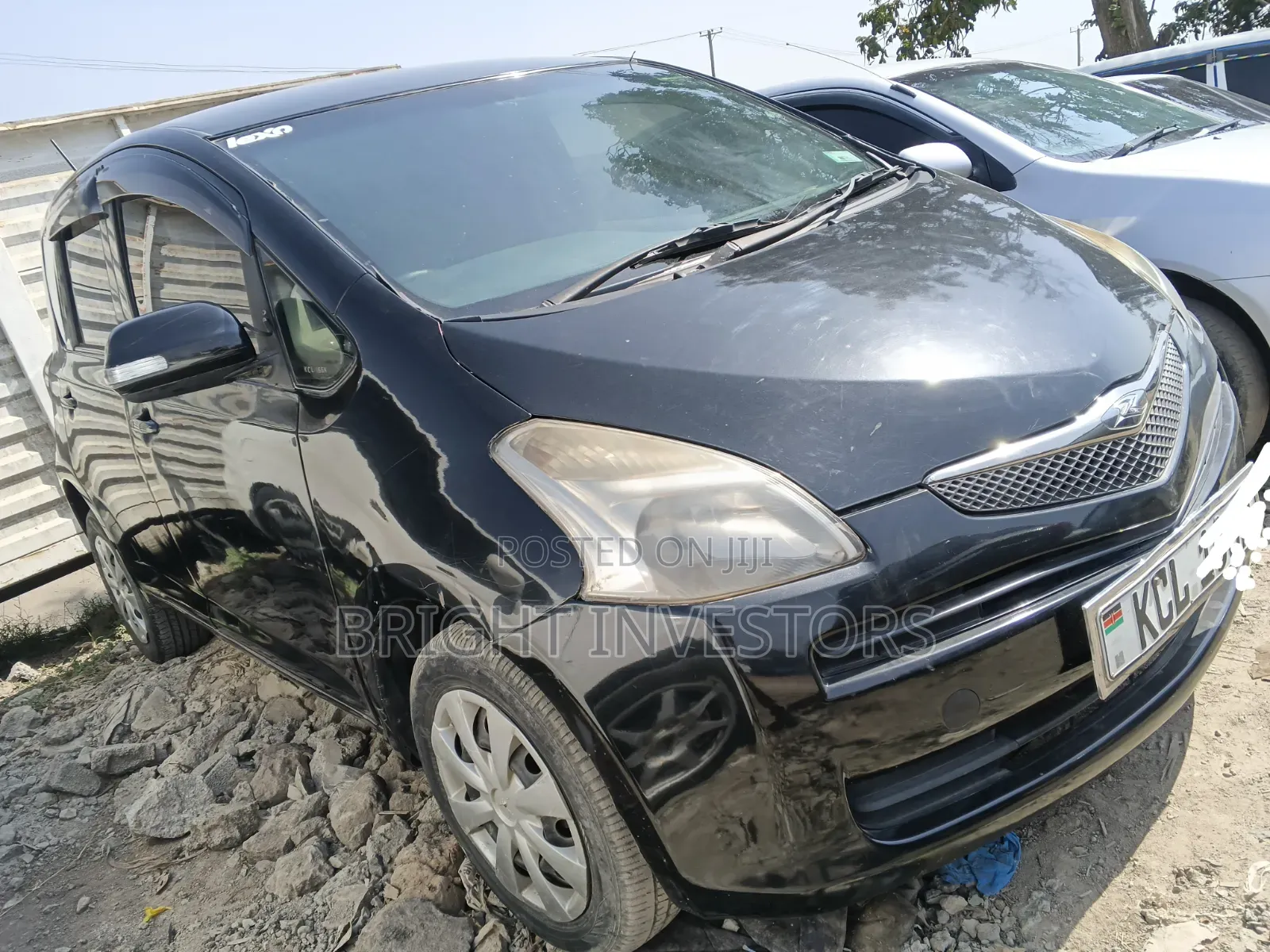 Toyota Ractis 2011 Black