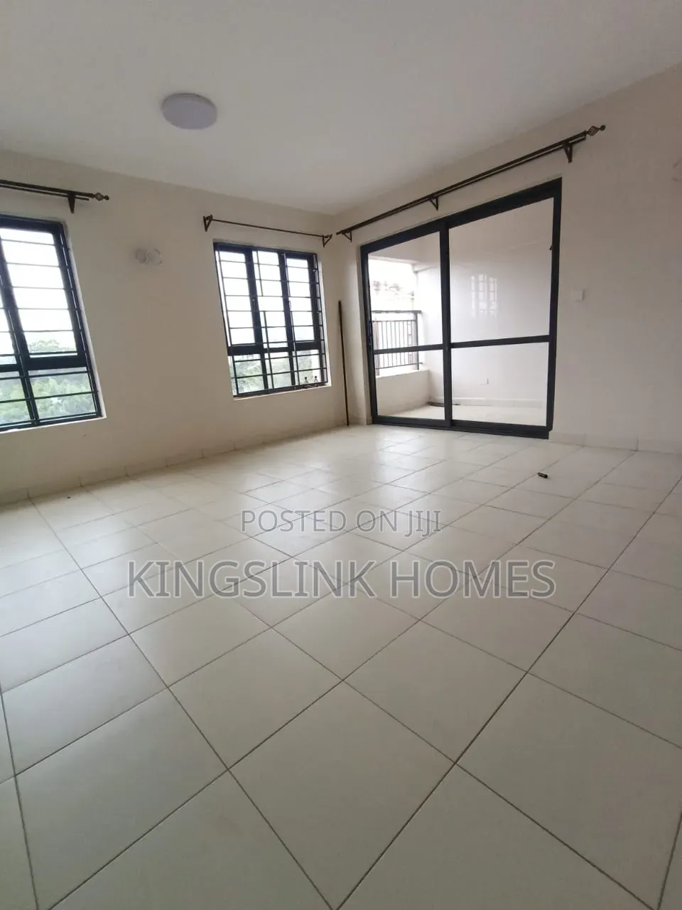 3bdrm Apartment in Nairobi West, Madaraka for rent