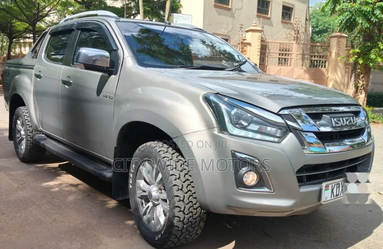Isuzu D-MAX 2022 Gray