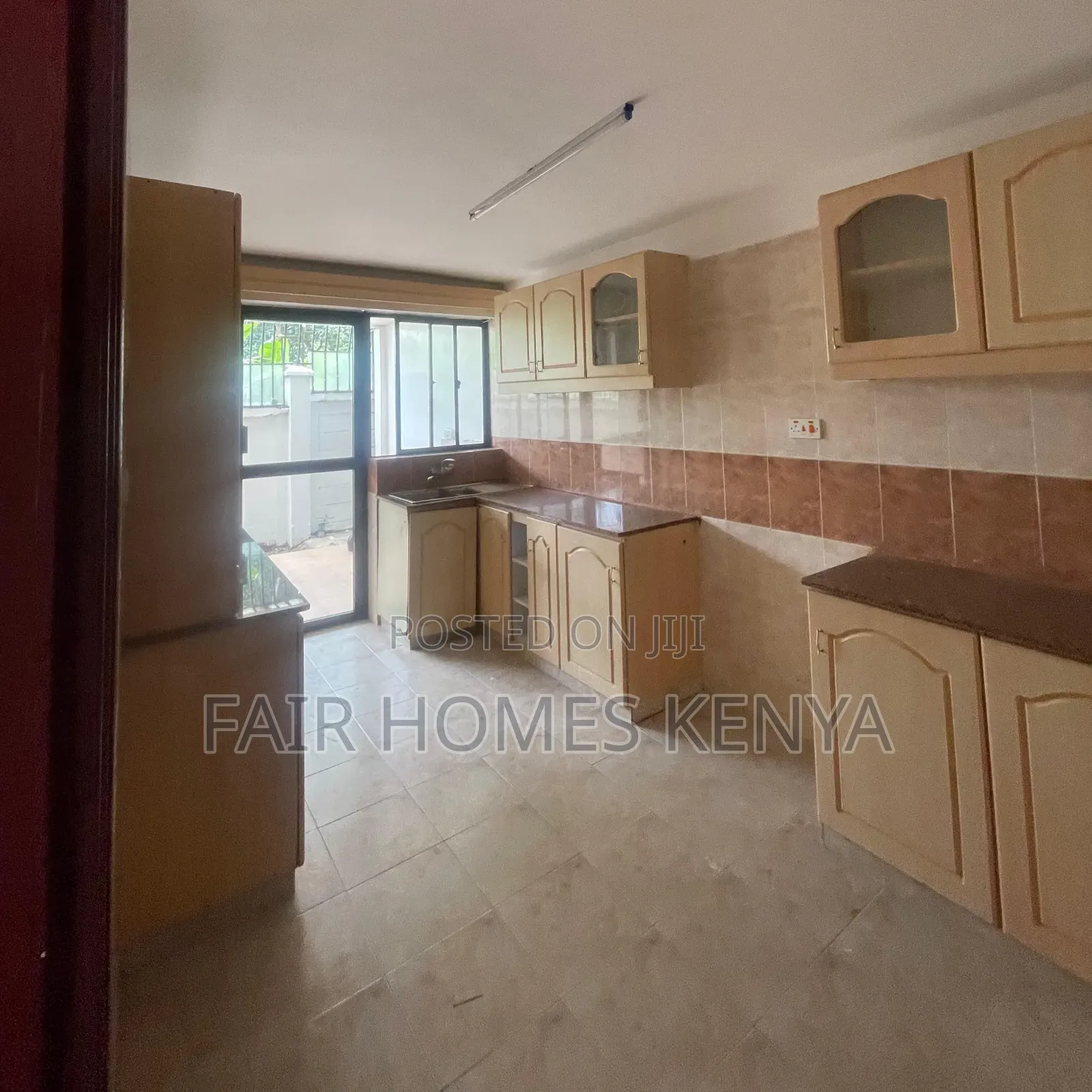 3bdrm Apartment in Mbaazi Road, Maziwa for rent