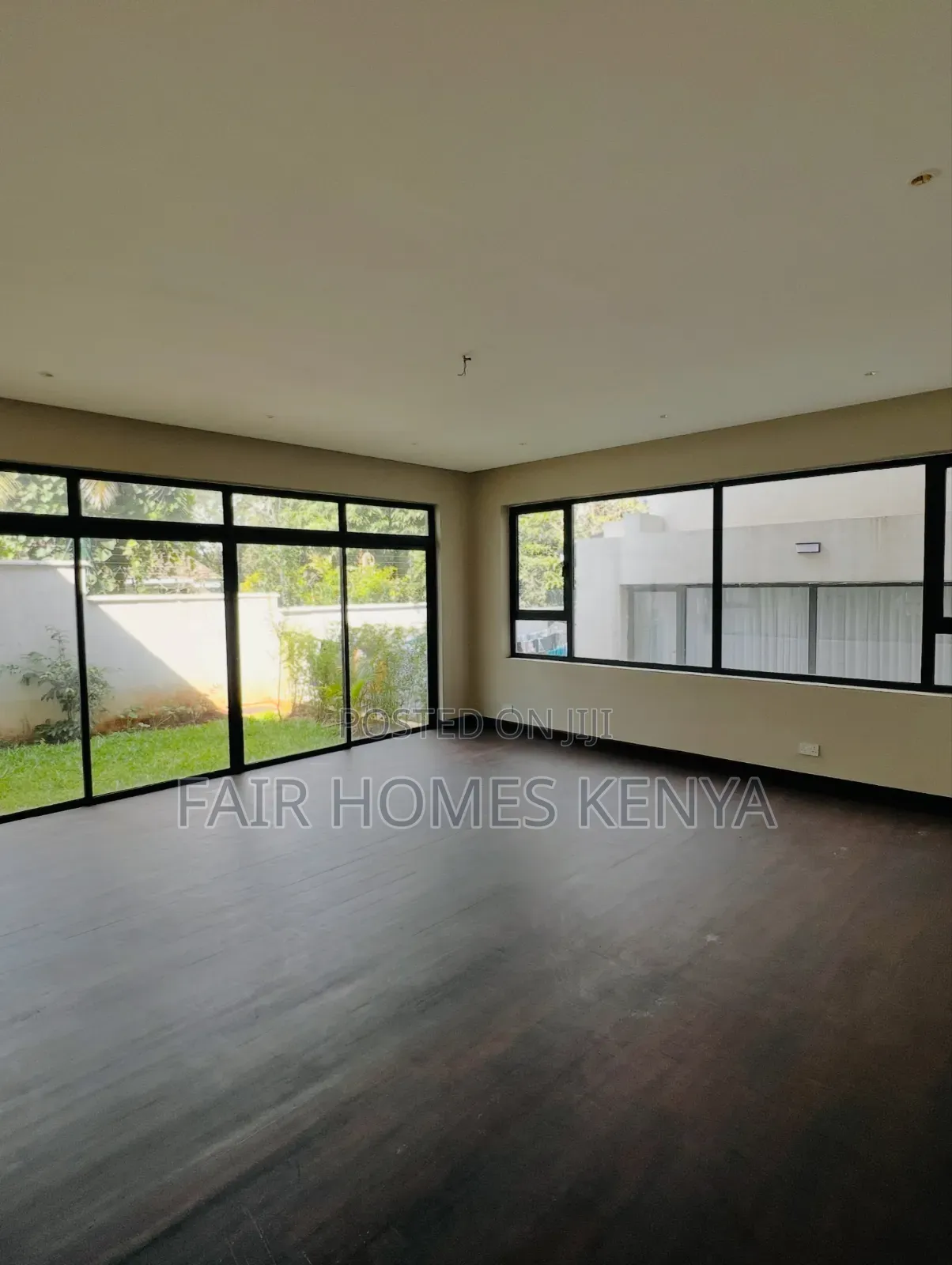 5bdrm Townhouse / Terrace in Manyani East, Muthangari for rent