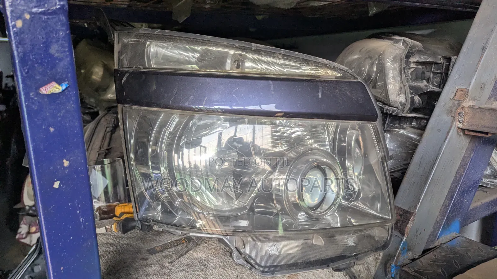 Toyota Voxy 2008/2010 Headlight Xenon