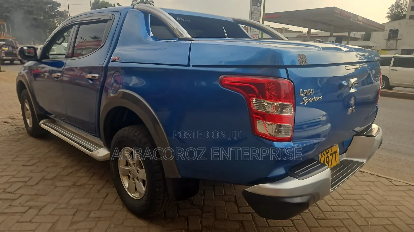 Mitsubishi L200 2018 Blue