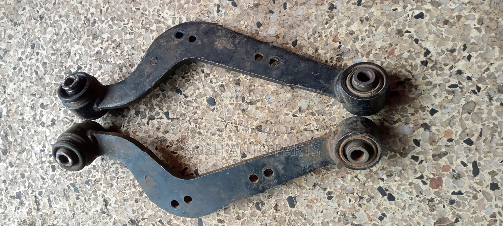 Rear Arms Toyota Vanguard/Rumion