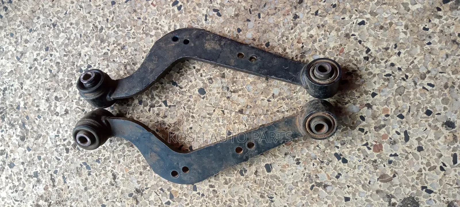 Rear Arms Toyota Vanguard/Rumion