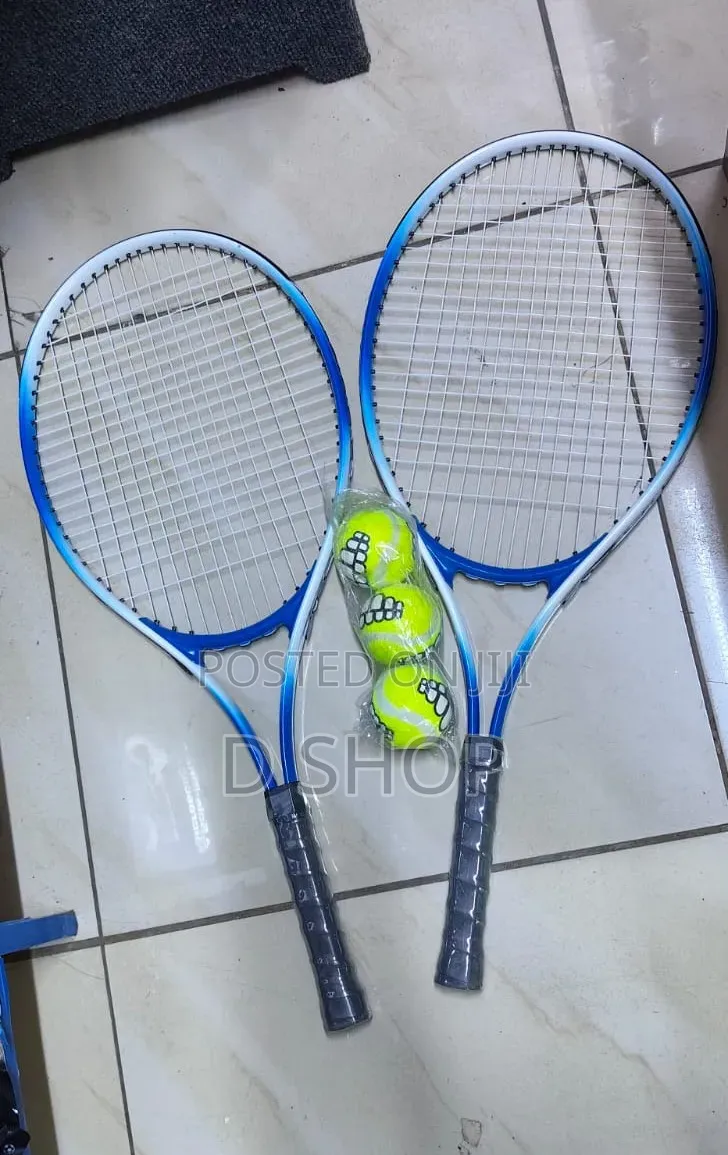 Lawn Tennis Racket and 3 Balls
