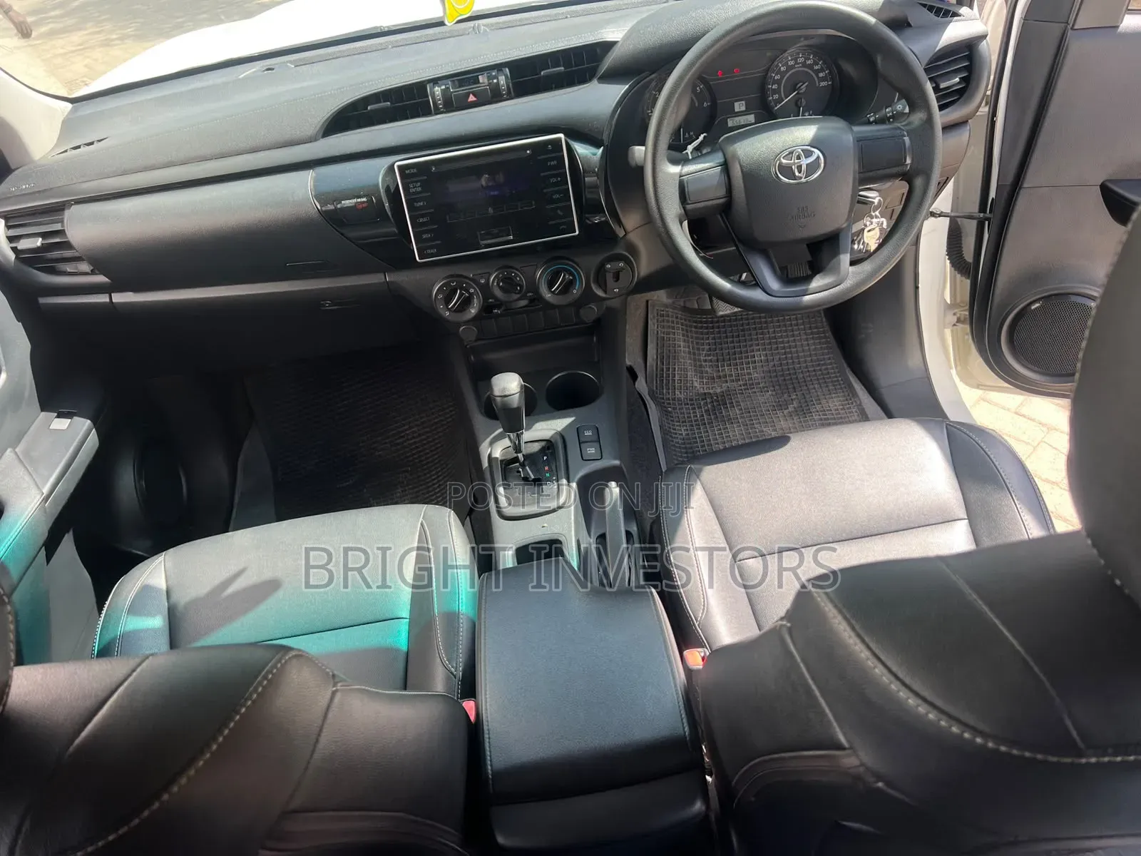 Toyota Hilux 2019 White