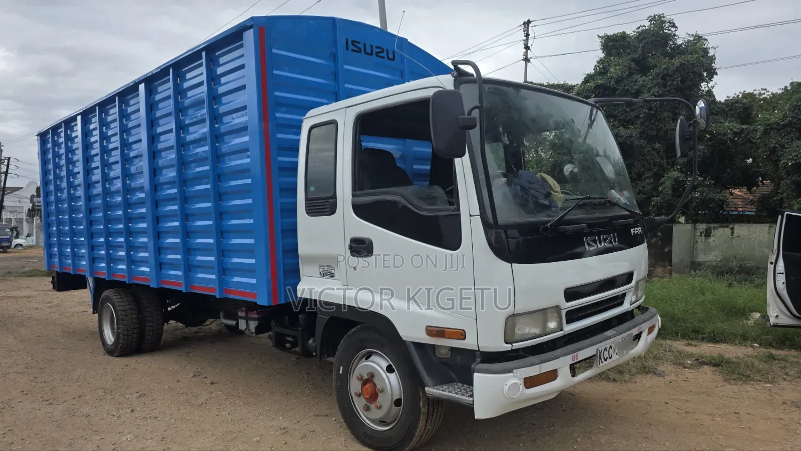 Isuzu FRR33 Enclosed Body
