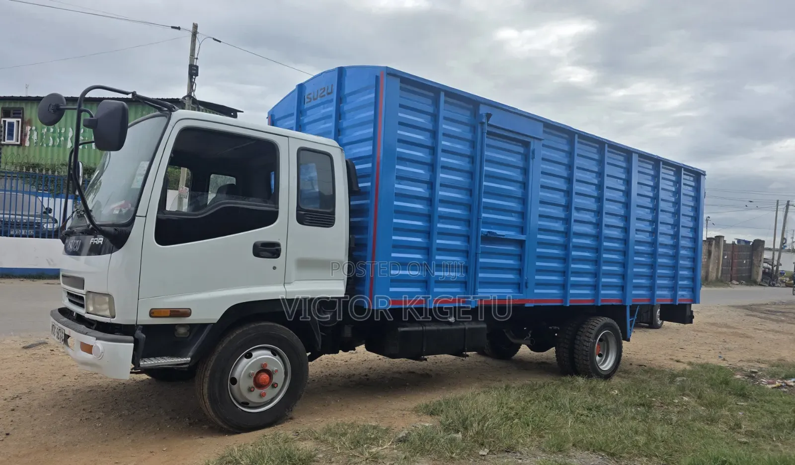 Isuzu FRR33 Enclosed Body