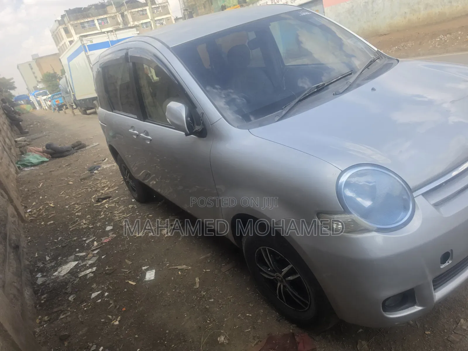 Toyota Sienta 2014 Silver