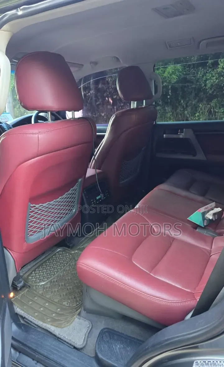 Toyota Land Cruiser 2011 Black