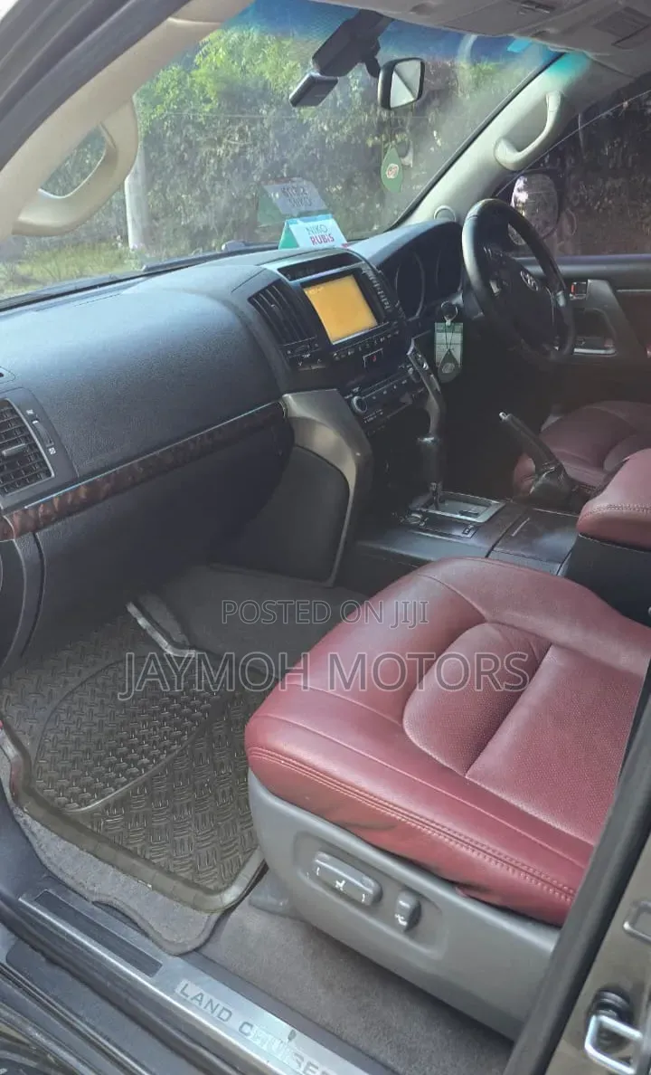Toyota Land Cruiser 2011 Black