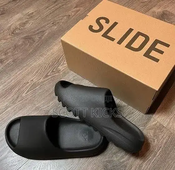 Black Adidas Yeezy Slides Quality