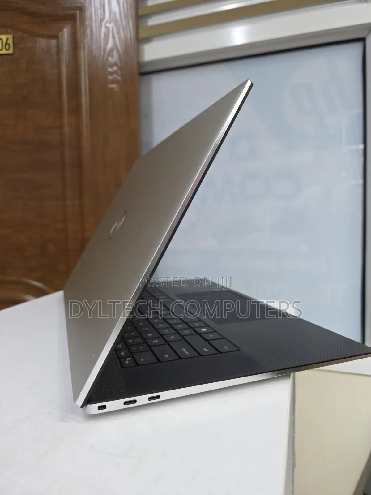 Laptop Dell XPS 17 9720 32GB Intel Core i7 SSD 1T