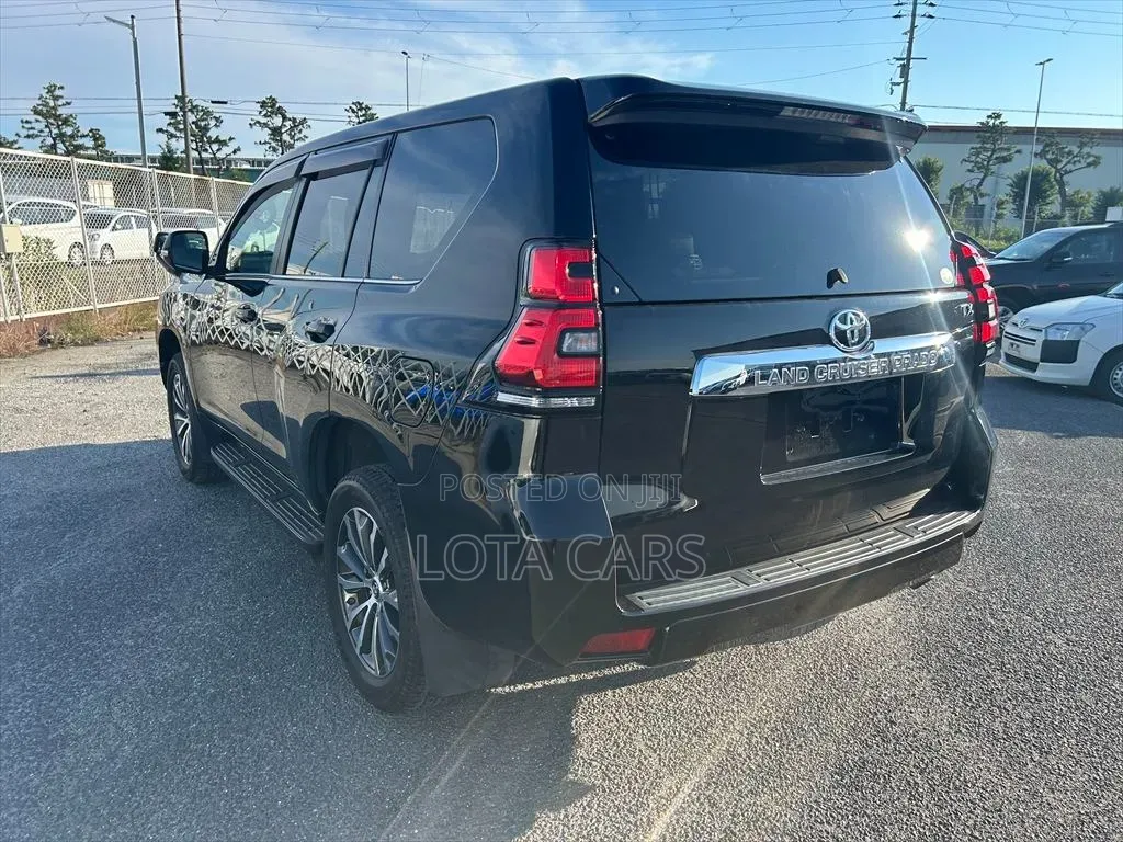 Toyota Land Cruiser Prado 2019 Black