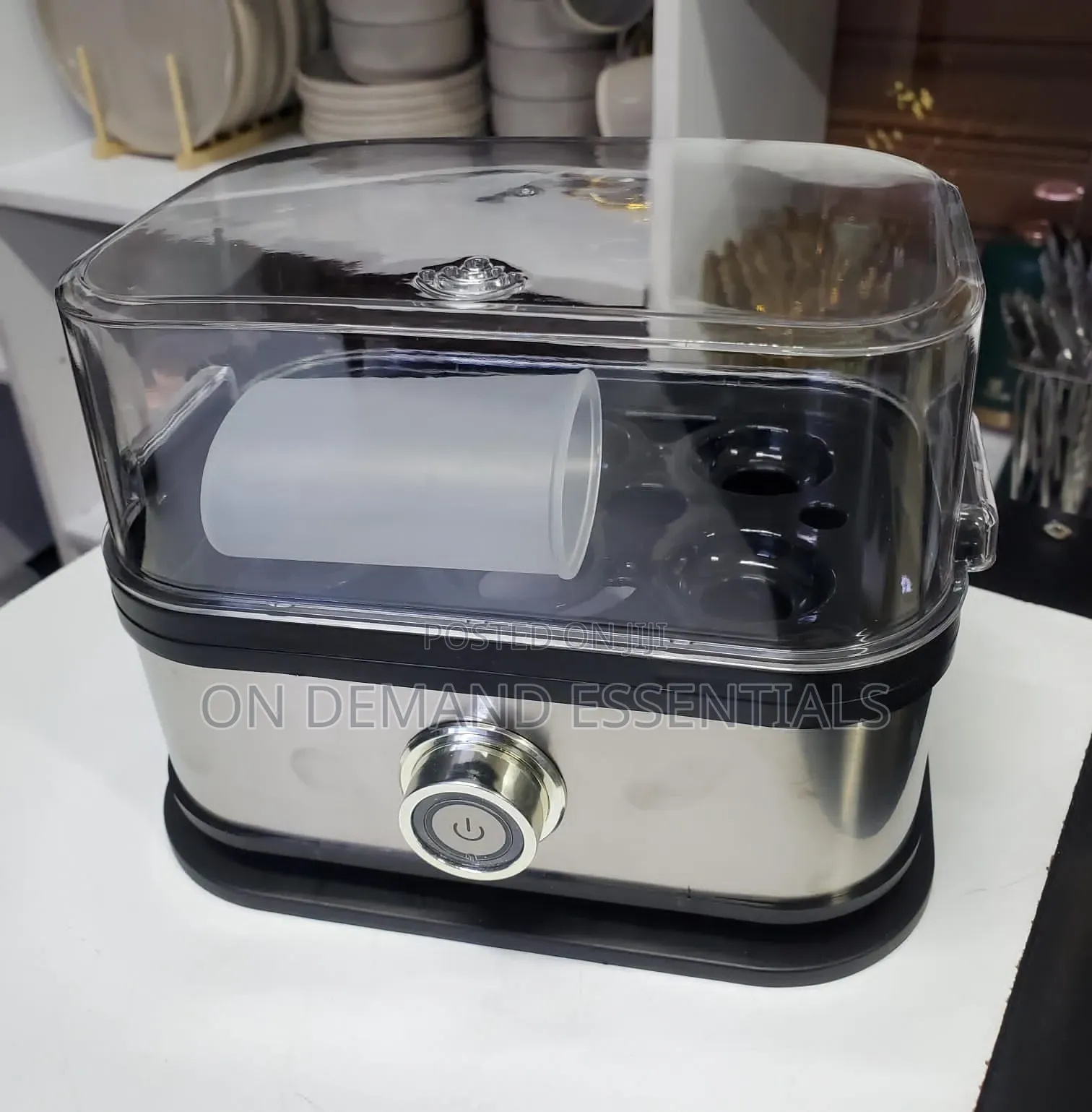 Electric Egg Boiler With Water Measuring Cup