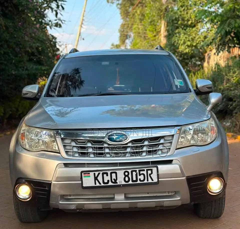 Subaru Forester 2011 Silver