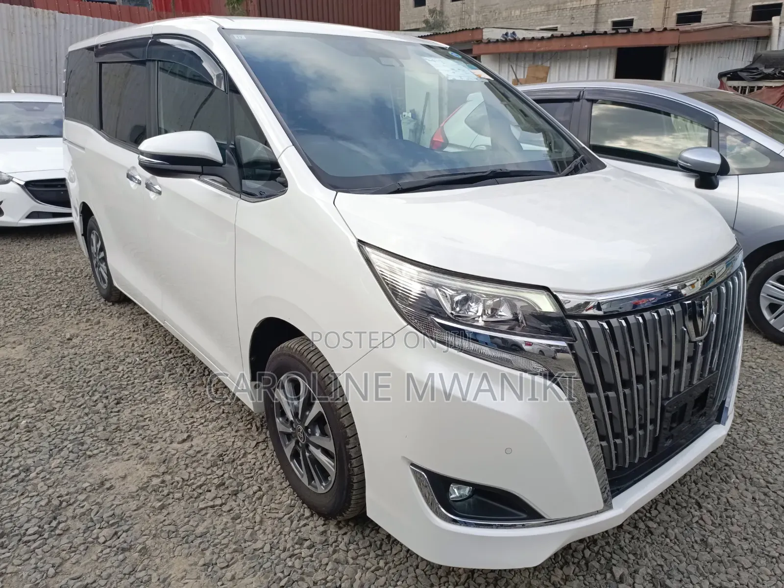 Toyota Esquire 2019 Pearl