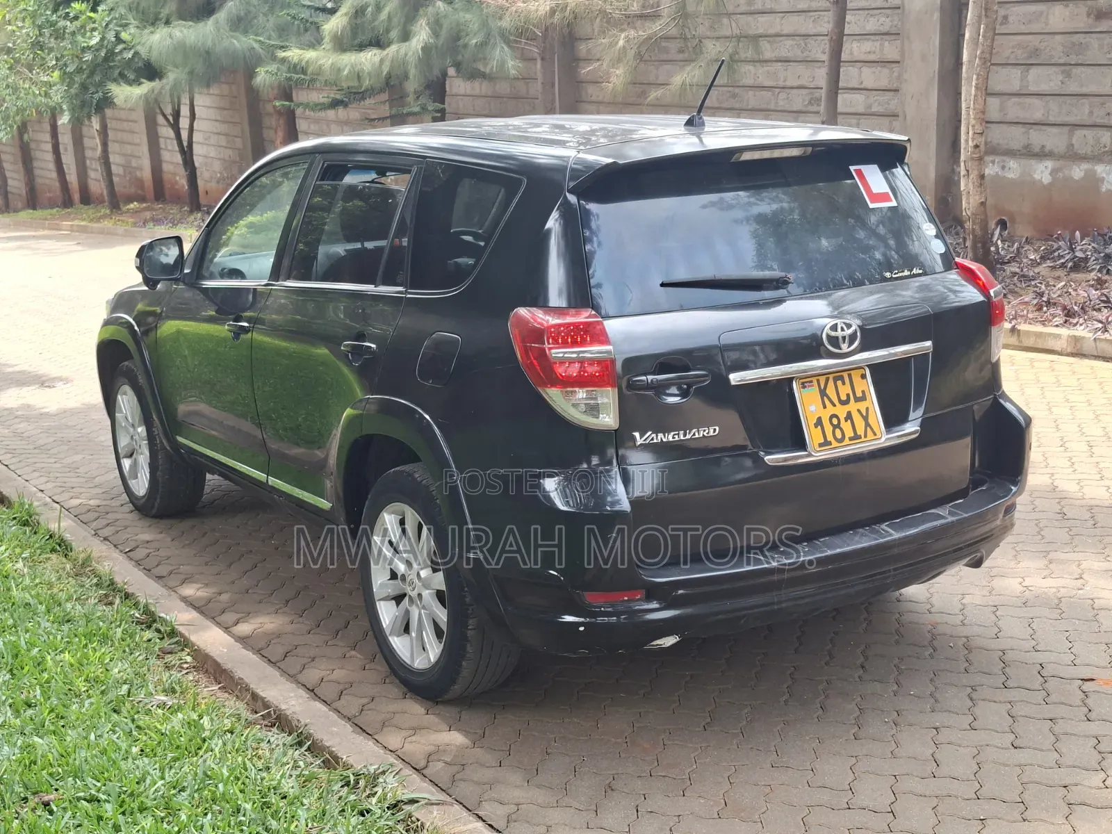 Toyota Vanguard 2010 Black